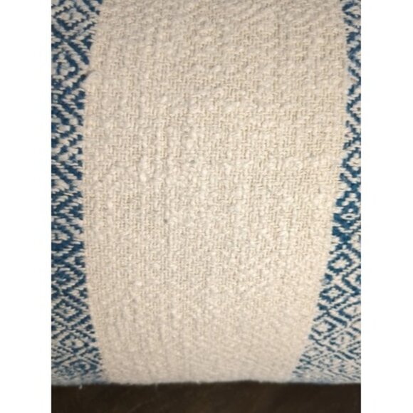 Fieldcrest Decorative Pillow 100% Cotton Blue And White Diamond Pattern 14"X20" - Picture 3 of 7